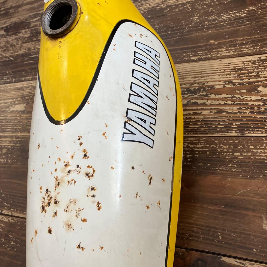 YAMAHA バイク タンク 白/黄