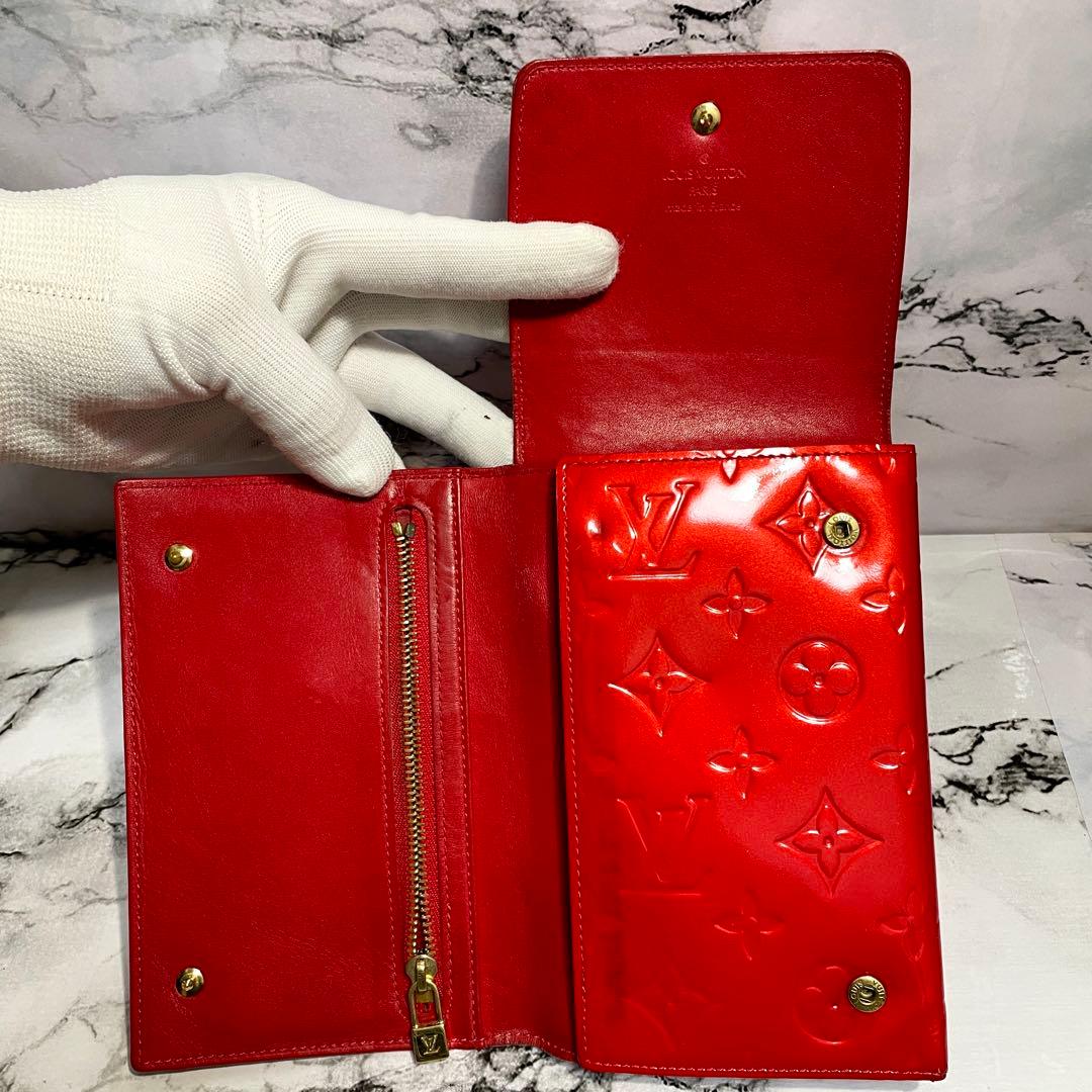 ルイヴィトン　ウォーカーウォレット　レッド