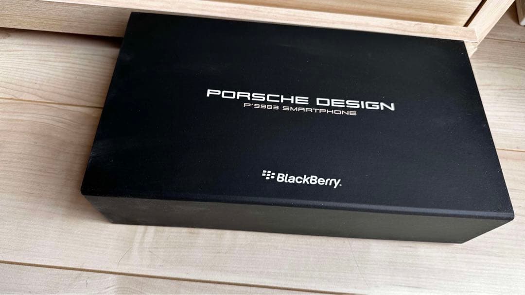 BlackBerry PORSCHE DESIGN P'9983 スマートフォン