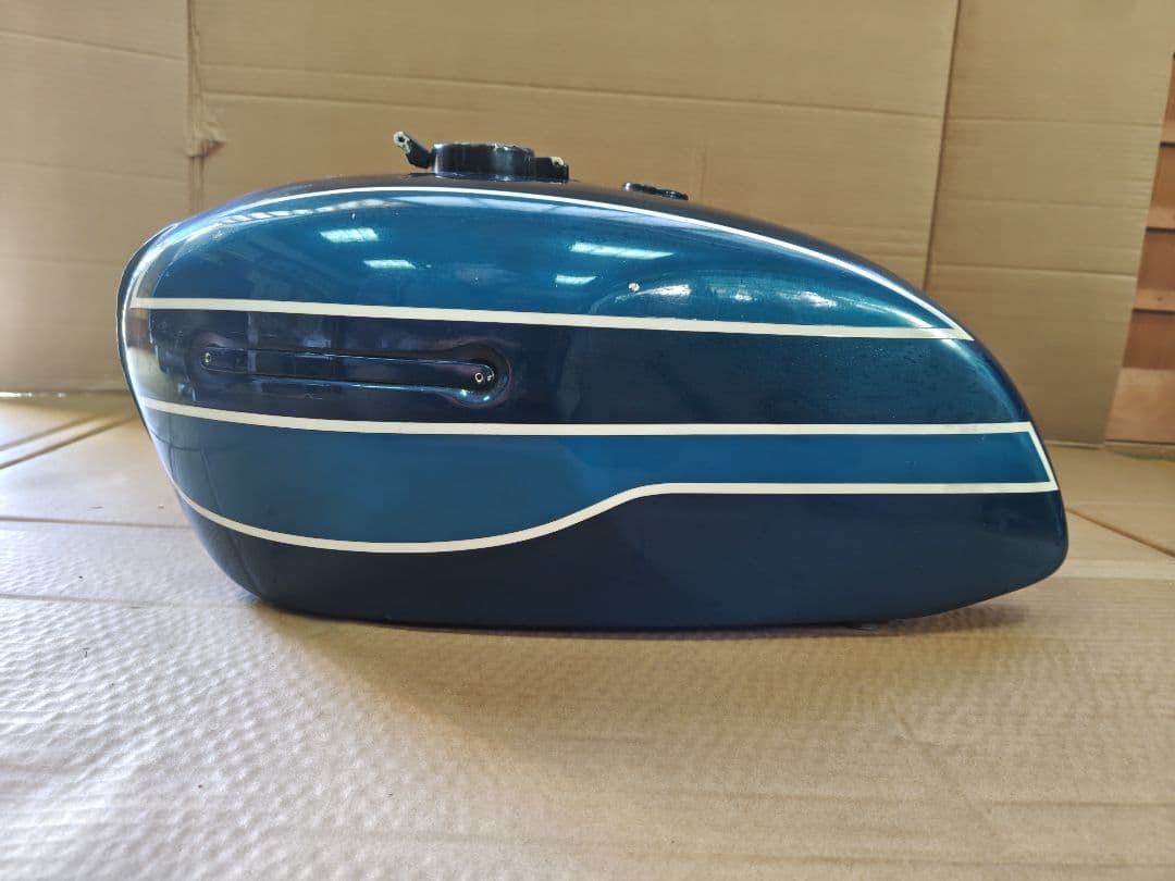 カワサキ　W3　純正ガソリンタンク 青