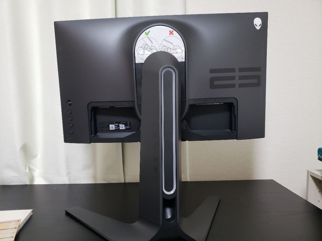 ケーミングモニター　Alienware AW2521HF