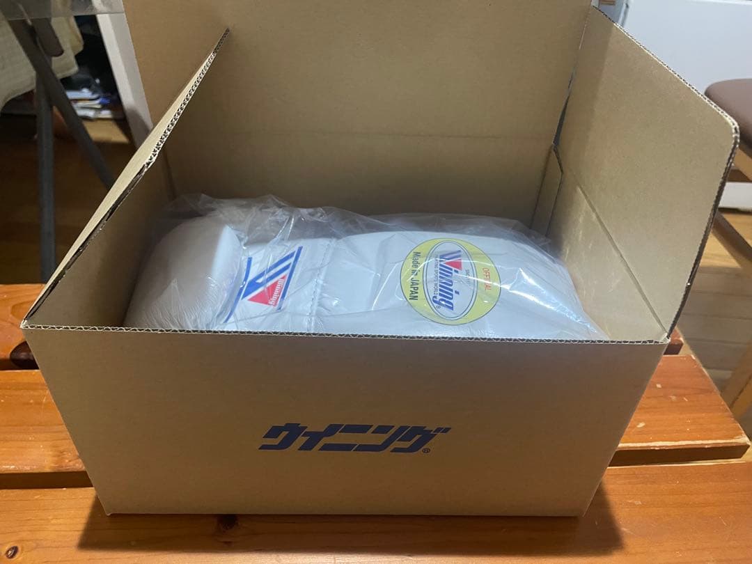 Winning(ウイニング)ボクシンググローブ ホワイト8oz ひも式