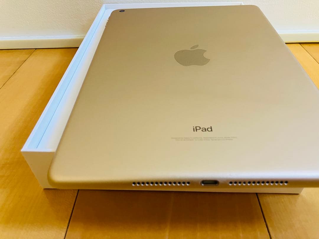 【極美品】iPad 第5世代 128GB Wi-Fiモデル/シルバー/動作良好