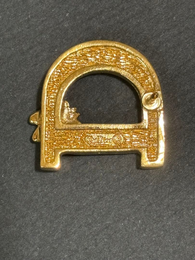 クリスチャン　ディオール　dior ピンブローチ　蜂　ビー　Dロゴ　ゴールド