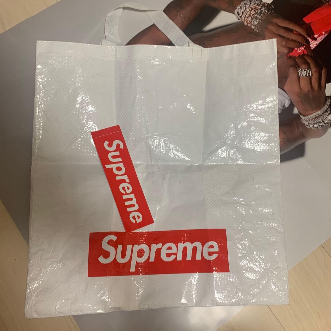 Supreme ×playboi carti ポスター
