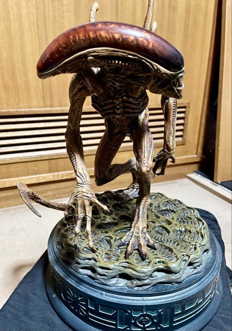 カ*シ様 【美品/元箱なし】SIDESHOW製 エイリアン4版ゼノモーフ スタチ