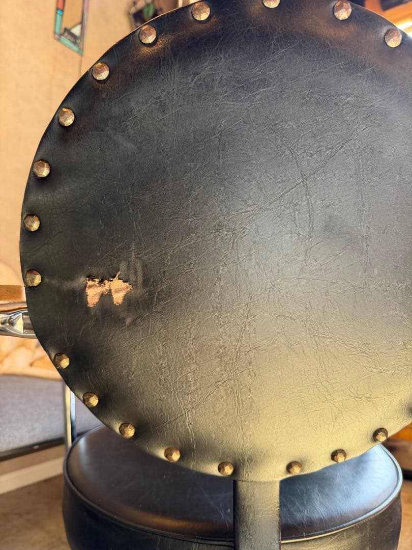 舞子。断捨離中　美容室 理容室 床屋 スタイリング カット セット チェア