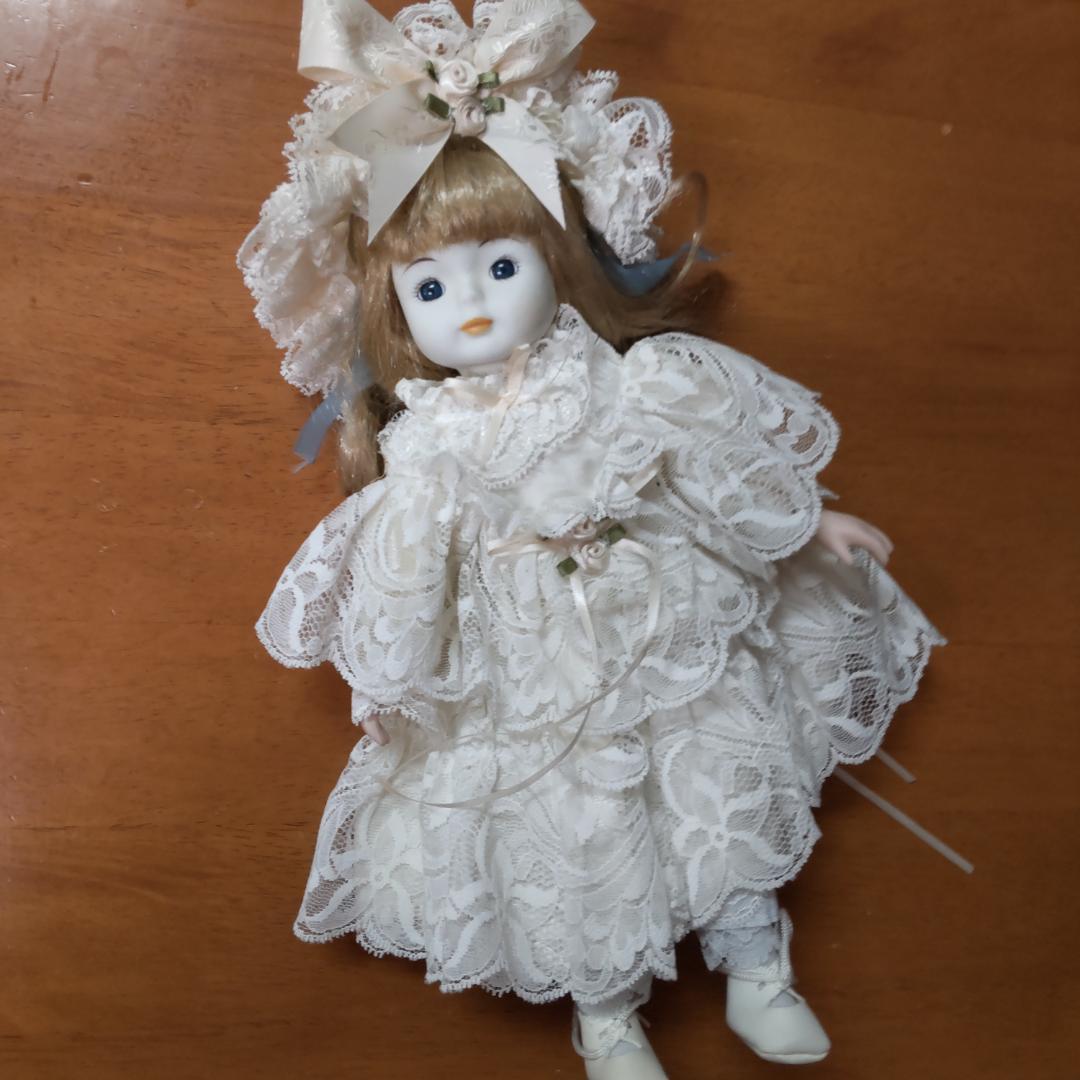 創作人形　現代人形　イギリス　ドール　ポーセリンドール