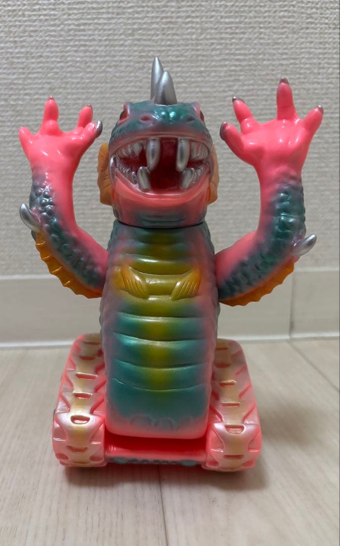 まんだらけの怪獣シリーズ 海獣戦車 アギラス 開封済 美品