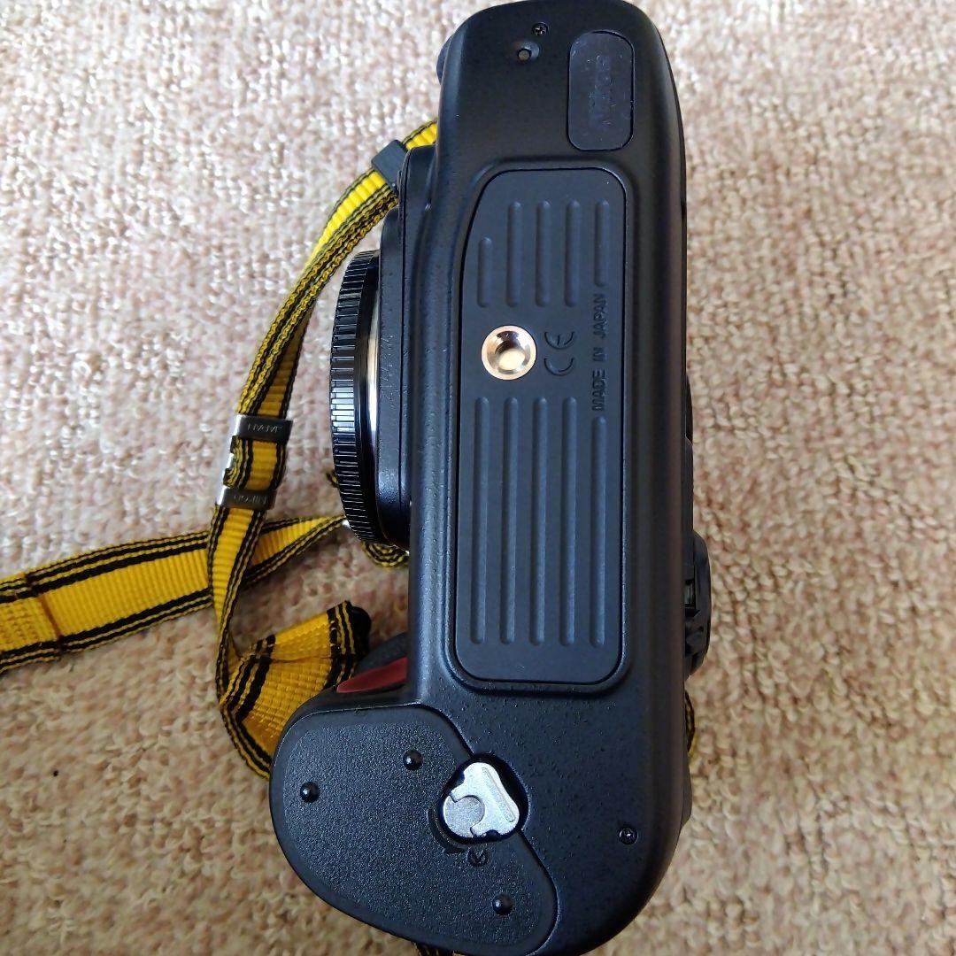 Nikon F100 一眼レフカメラ　＋MB15＋SB28