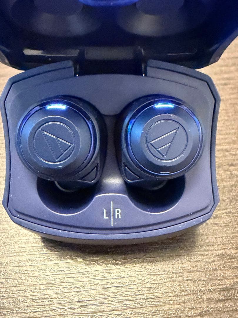 ⭐️オーディオテクニカ　ワイヤレスイヤホン 充電ケース付き