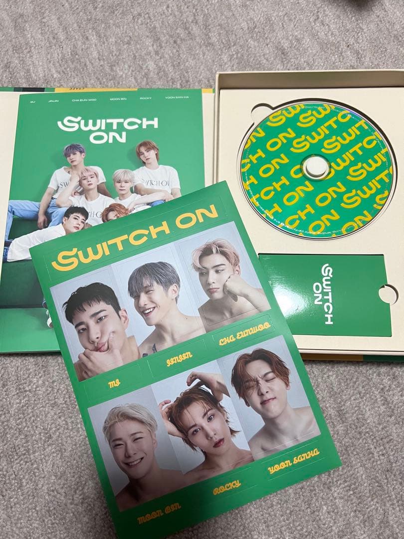 AROHA & SWITCH ON ファンミーティンググッズ セットなど