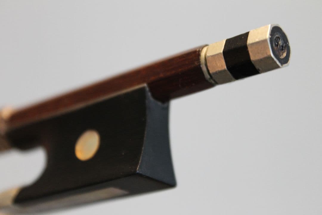 オールドバイオリン弓　絶妙な吸付と反発の妙、癖になる操作感　約百年前フレンチか