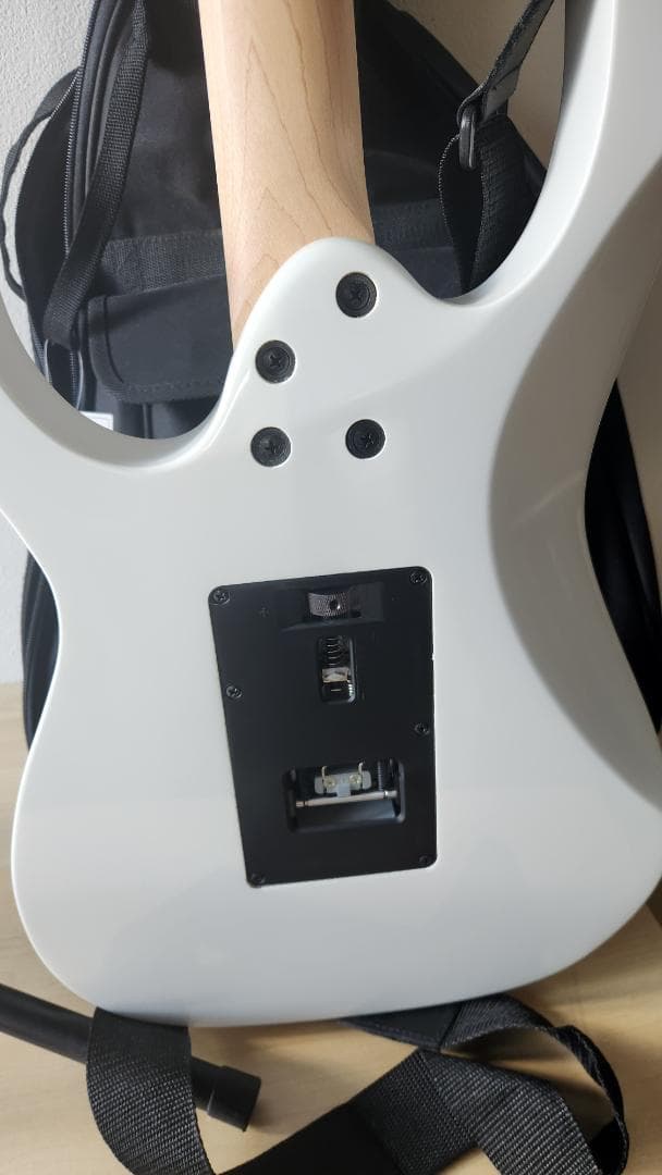 Ibanez RG350DXZ ホワイト｜新品に近い｜ケース付
