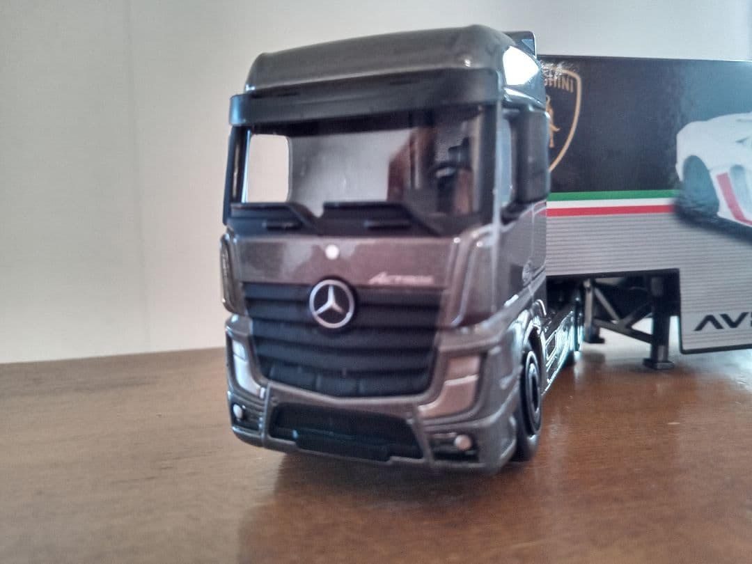 ランボルギーニ　メルセデス　トランスポーター　マジョレット　1/64トミカサイズ