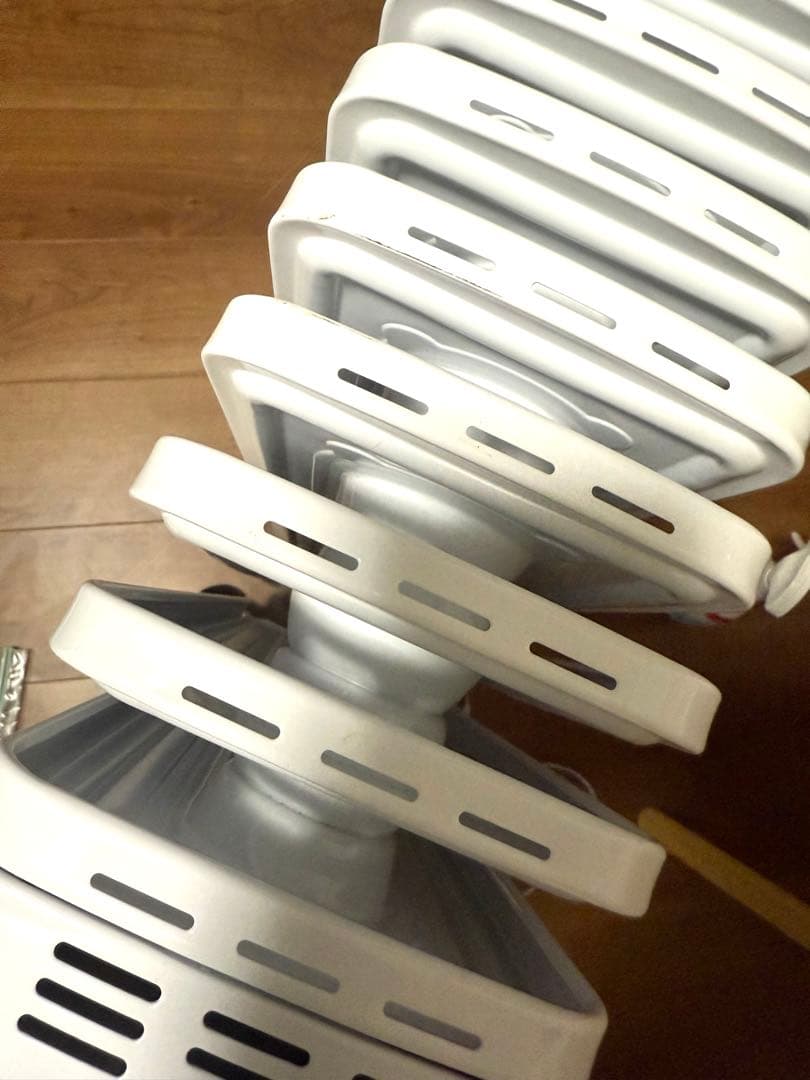 DeLonghi デロンギ オイルヒーター JRE0812