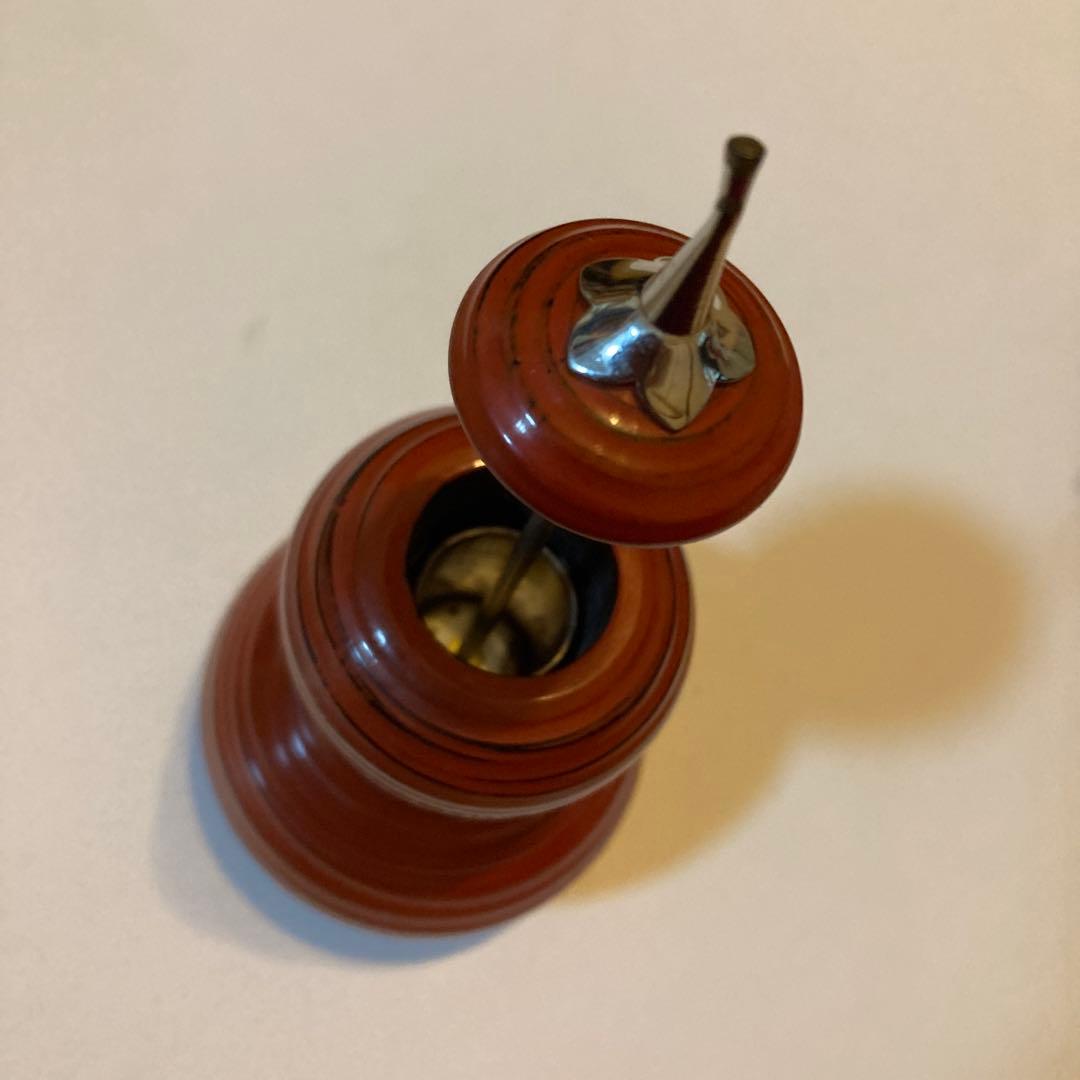 オレンジ色の漆器製振り出し茶道具　三象