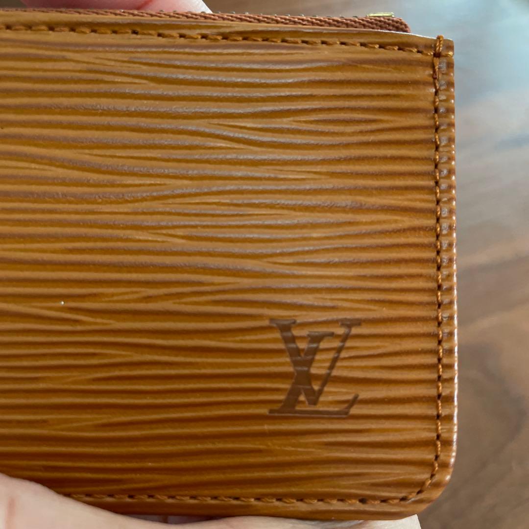 LOUIS VUITTON キーケース