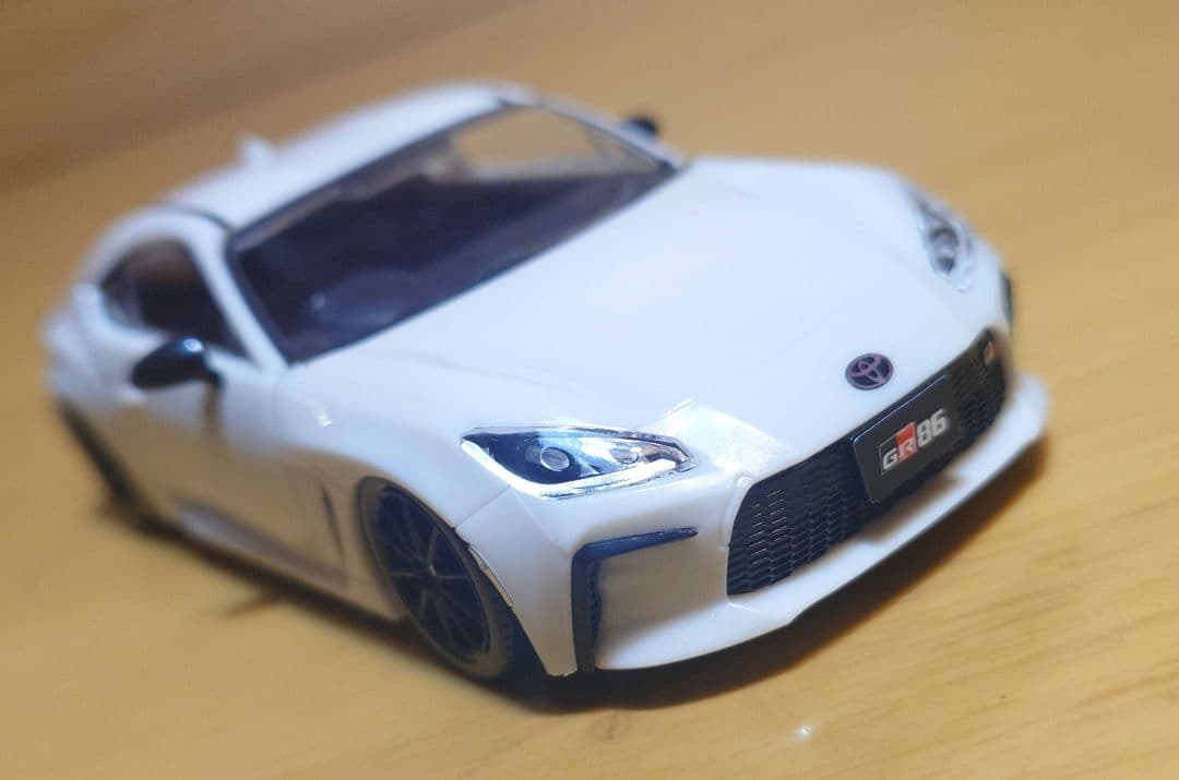 1/32トヨタGR86プラモデル青島文化教材社白色　完成品ミニカー中古品