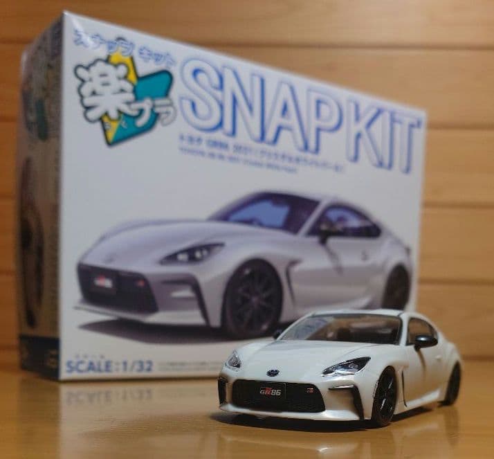 1/32トヨタGR86プラモデル青島文化教材社白色　完成品ミニカー中古品