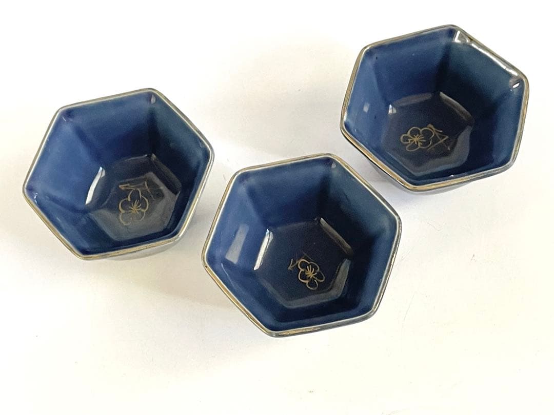 骨董　アンティーク　古伊万里　瑠璃金彩　六角　猪口　盃　小鉢　松竹梅　瑠璃釉