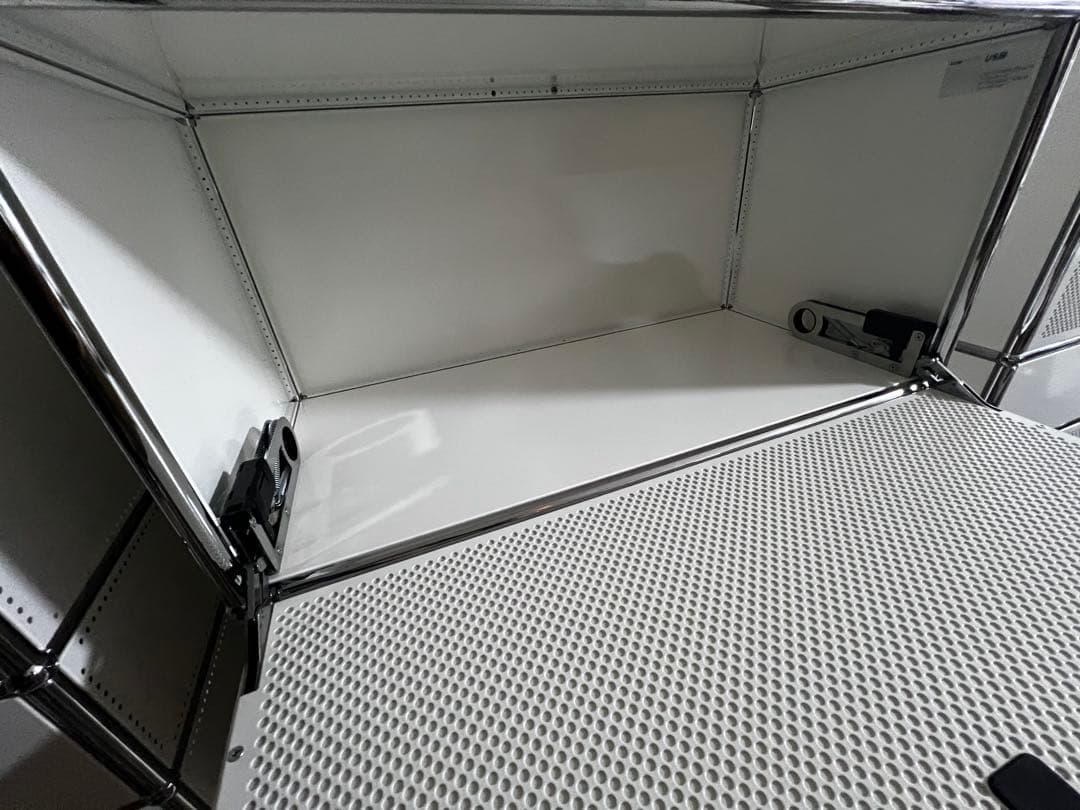 【美品/15%オフ】USMハラー キャビネット4段(鍵付き)