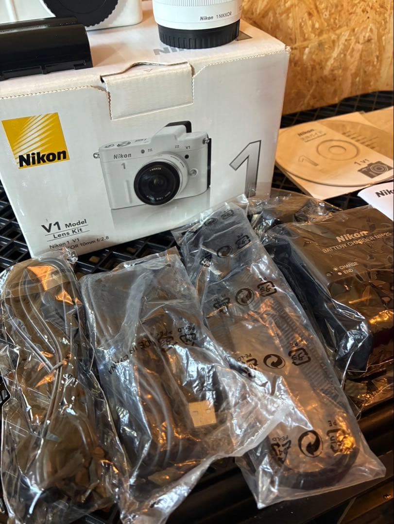 【美品・希少】Nikon 1 V1 10mm F2.8レンズ 元箱/備品完備