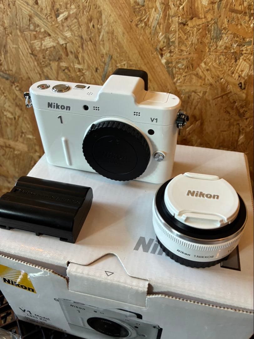 【美品・希少】Nikon 1 V1 10mm F2.8レンズ 元箱/備品完備