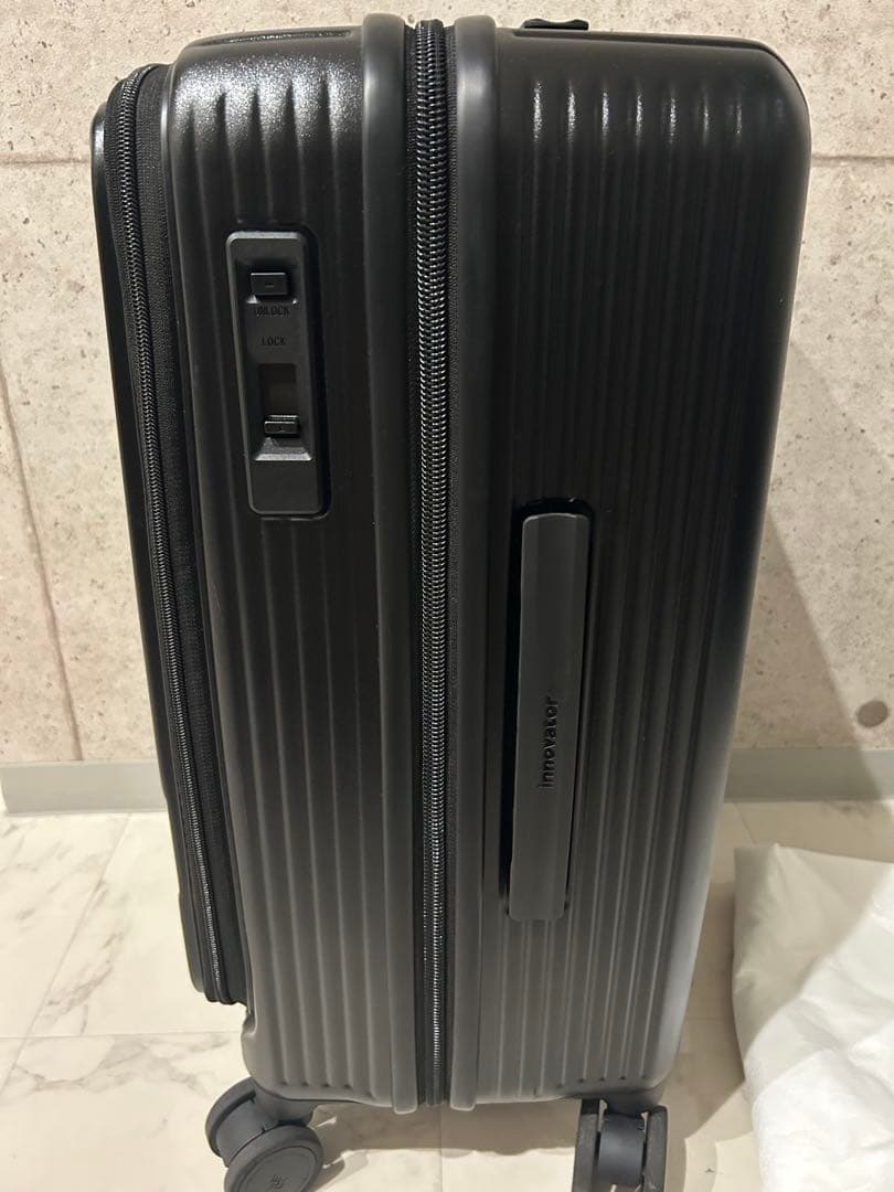 イノベーター　キャリーケース　多機能モデル　ブラック　1番人気の定番サイズ