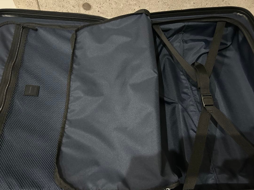 イノベーター　キャリーケース　多機能モデル　ブラック　1番人気の定番サイズ