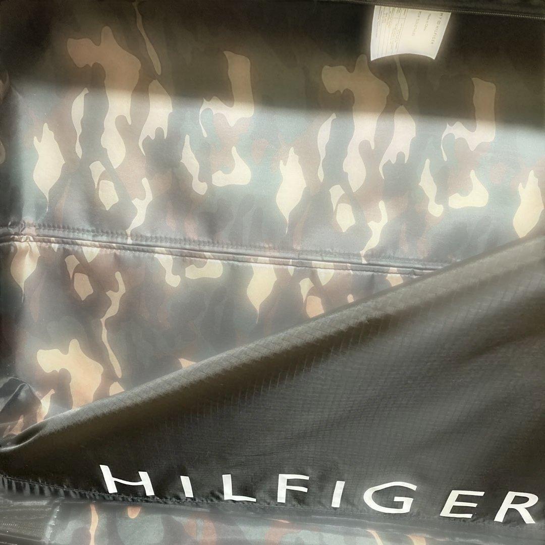 AKG　●  キャリーケース