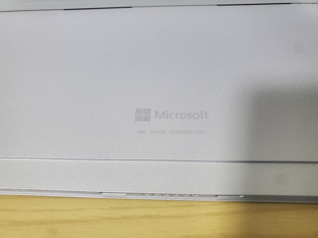 Surface Pro7 i5-1035G4 8GB 256GB Office付