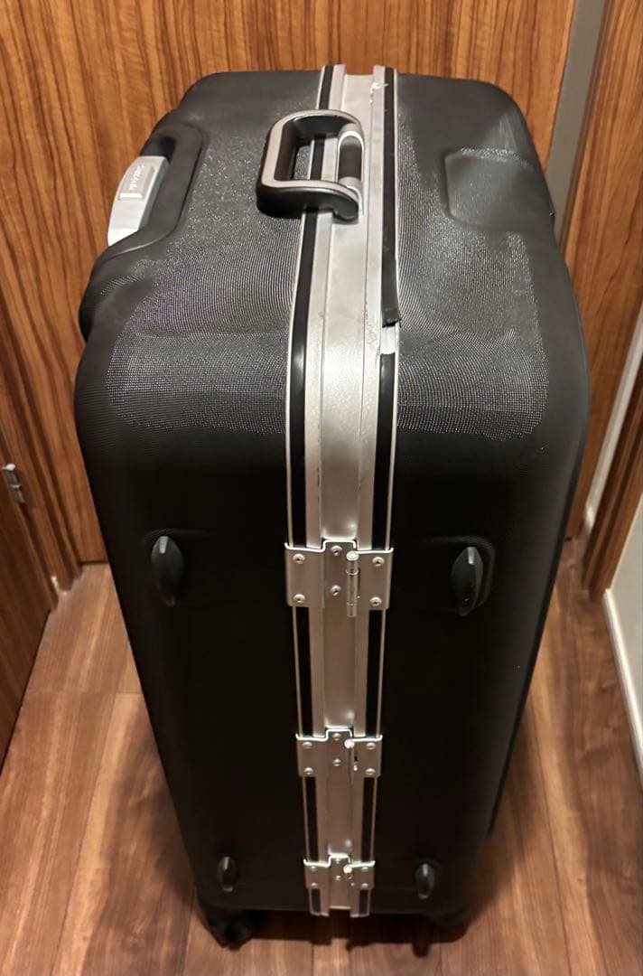 サムソナイト 大型スーツケース TSAロックあり ネームタグ、鍵つき、使用2回