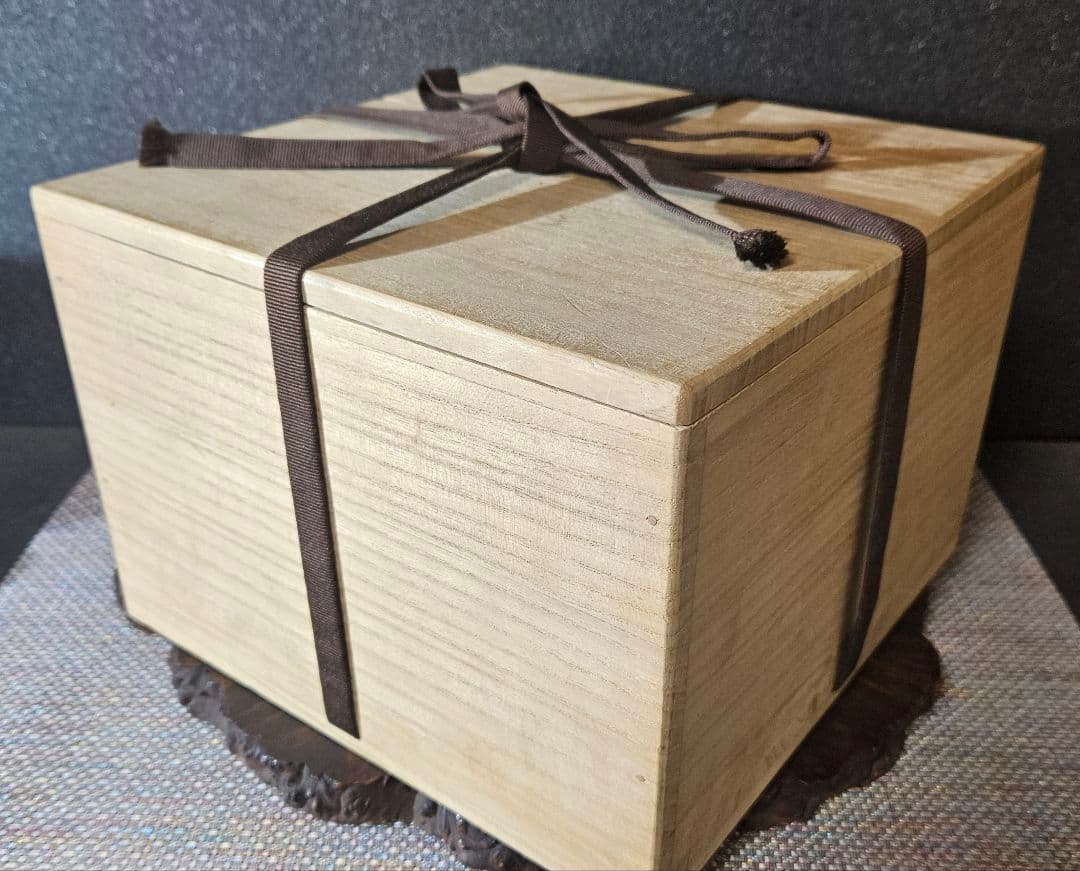 現代作家作　菊花文刻　青瓷　青磁　大香炉　花入れ　花器　口径約19.5cm　灰付