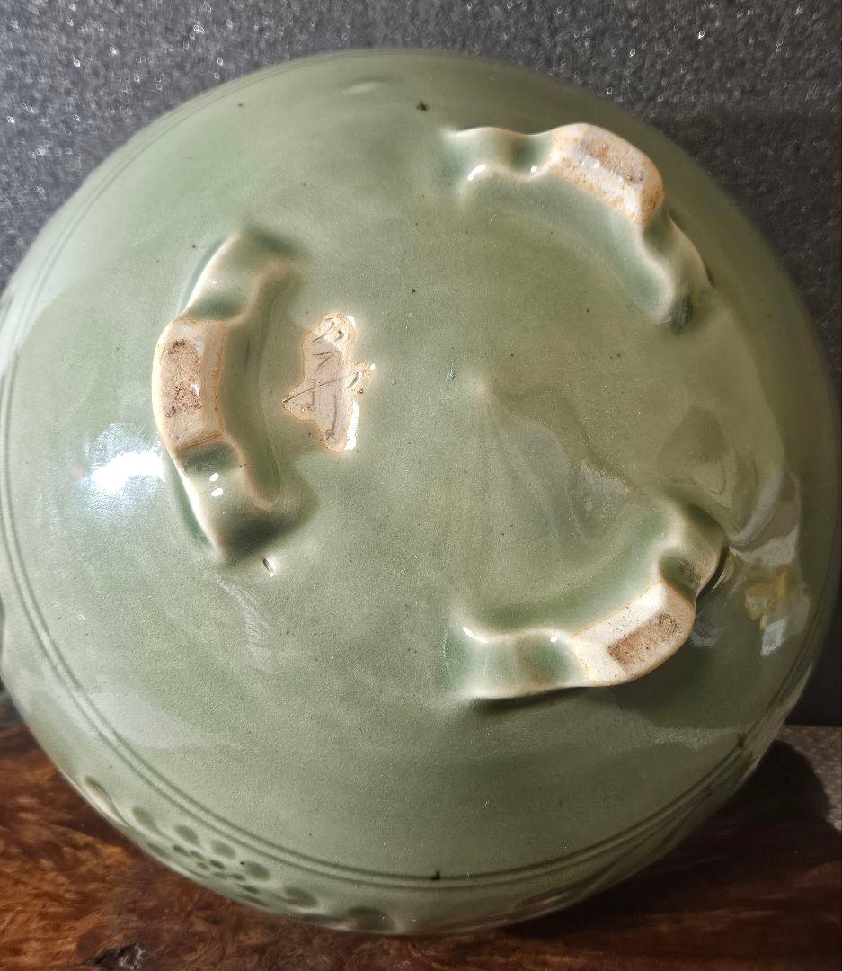 現代作家作　菊花文刻　青瓷　青磁　大香炉　花入れ　花器　口径約19.5cm　灰付