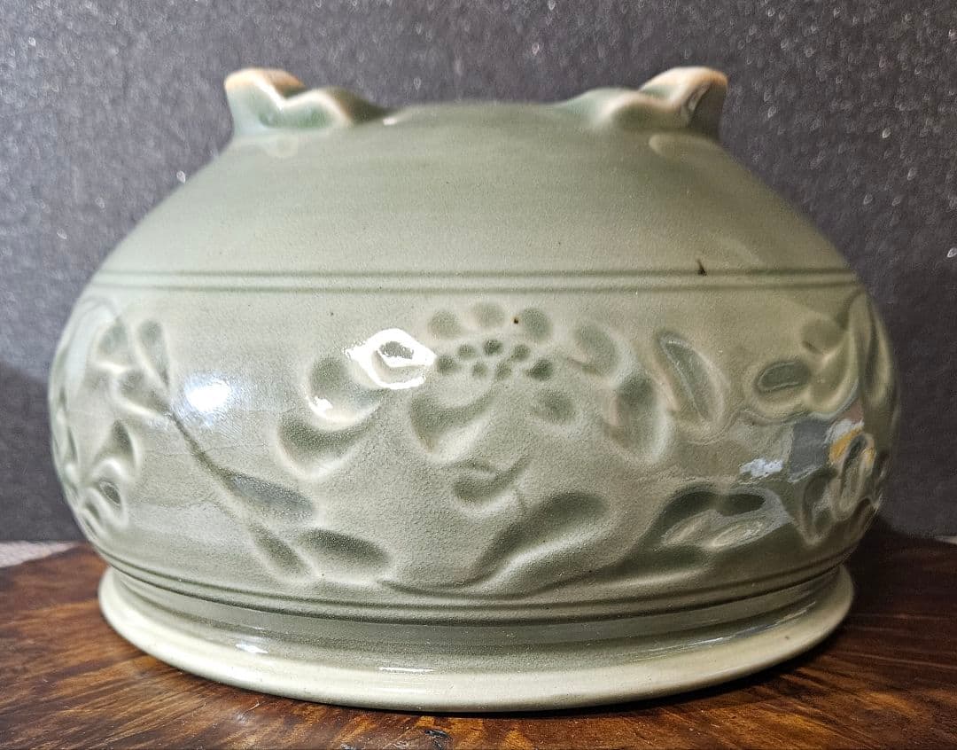 現代作家作　菊花文刻　青瓷　青磁　大香炉　花入れ　花器　口径約19.5cm　灰付