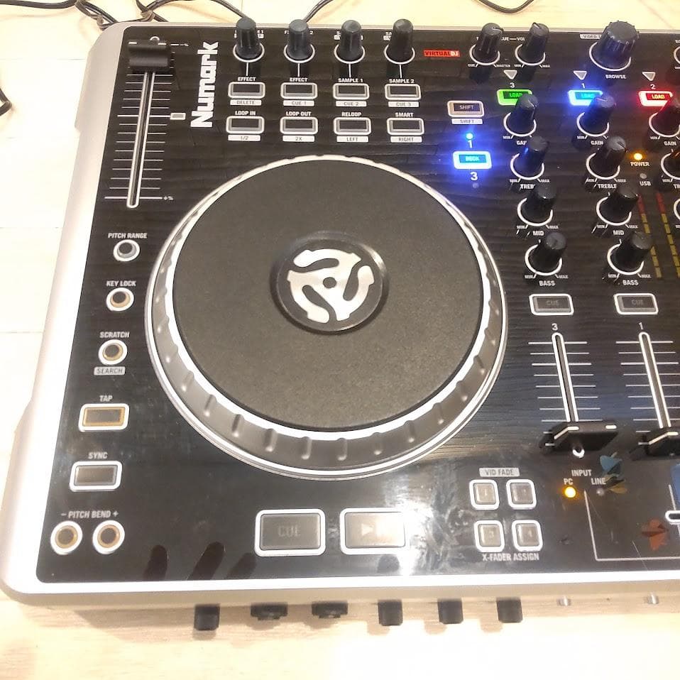Numark N4 DJコントローラー リアルミキサ搭載 4デッキ ヌマーク