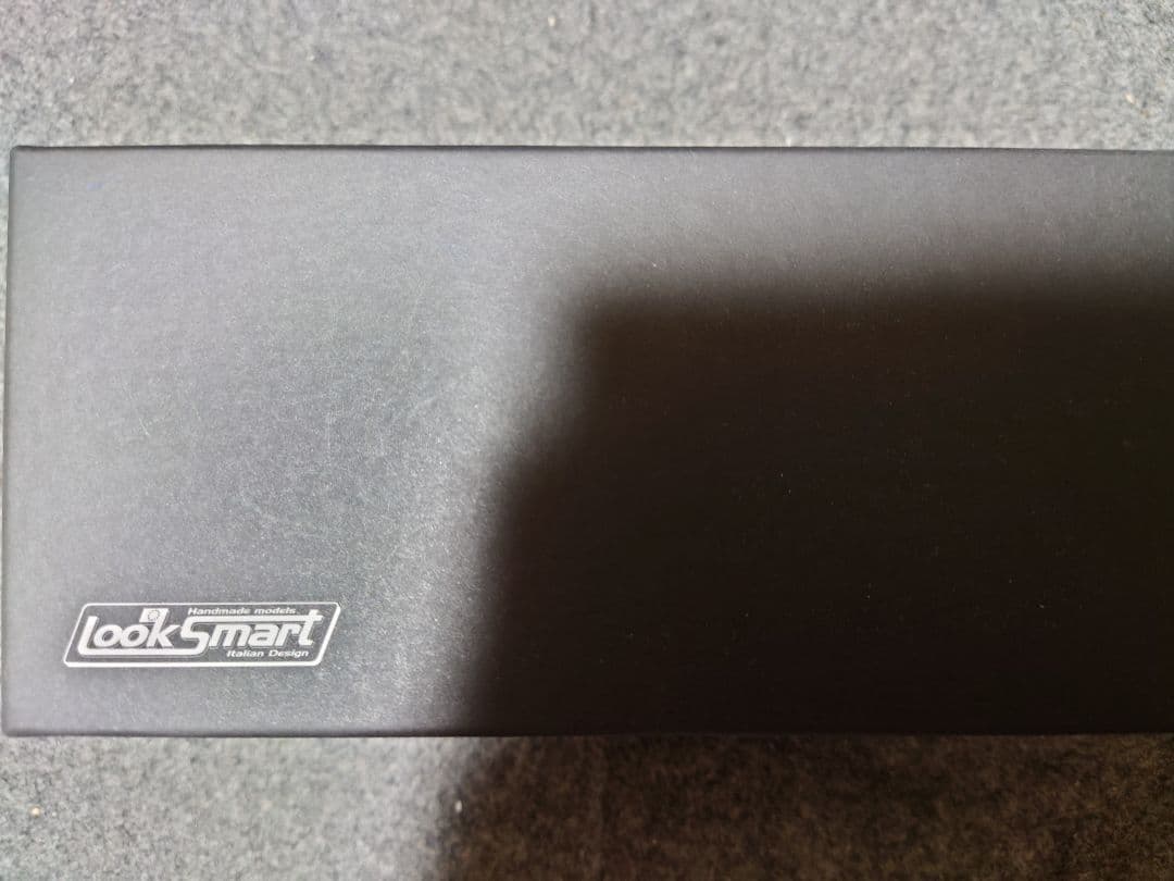 ルックスマート1/43ランボルギーニアヴェンタドールS イエロー