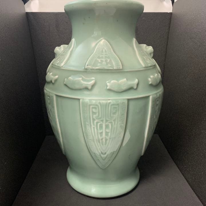 青磁　壷　花瓶　龍泉窯　朝鮮美術　韓国美術　朝鮮　高麗　高麗青磁