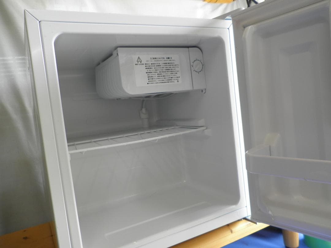 アビラックス・１ドアサイコロ型冷蔵庫 右開き ２０２２年 ホワイト 動作品 美品