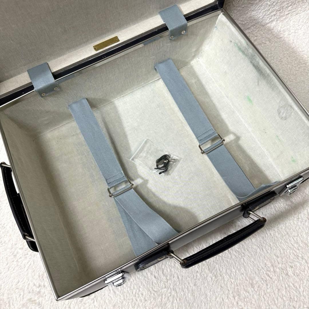 グローブトロッター オリジナル スモール キャリーケース 30L 機内持込可