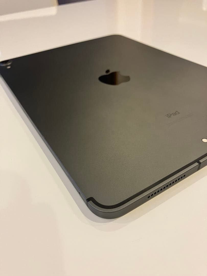 美品 Apple iPad Pro 11インチ 64G MU0M2J/A 箱付き