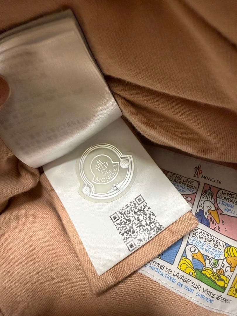 期間限定価格⭐︎MONCLER ピンクベージュ フード付きダウンジャケット