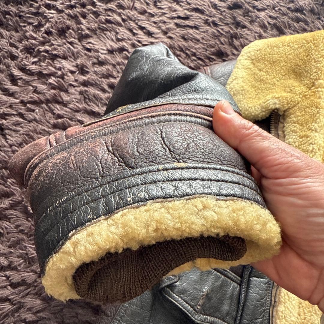 再評価3倍以上価値‼️お宝‼️フライトジャケット米国海軍仕様M445皮の素材を変更