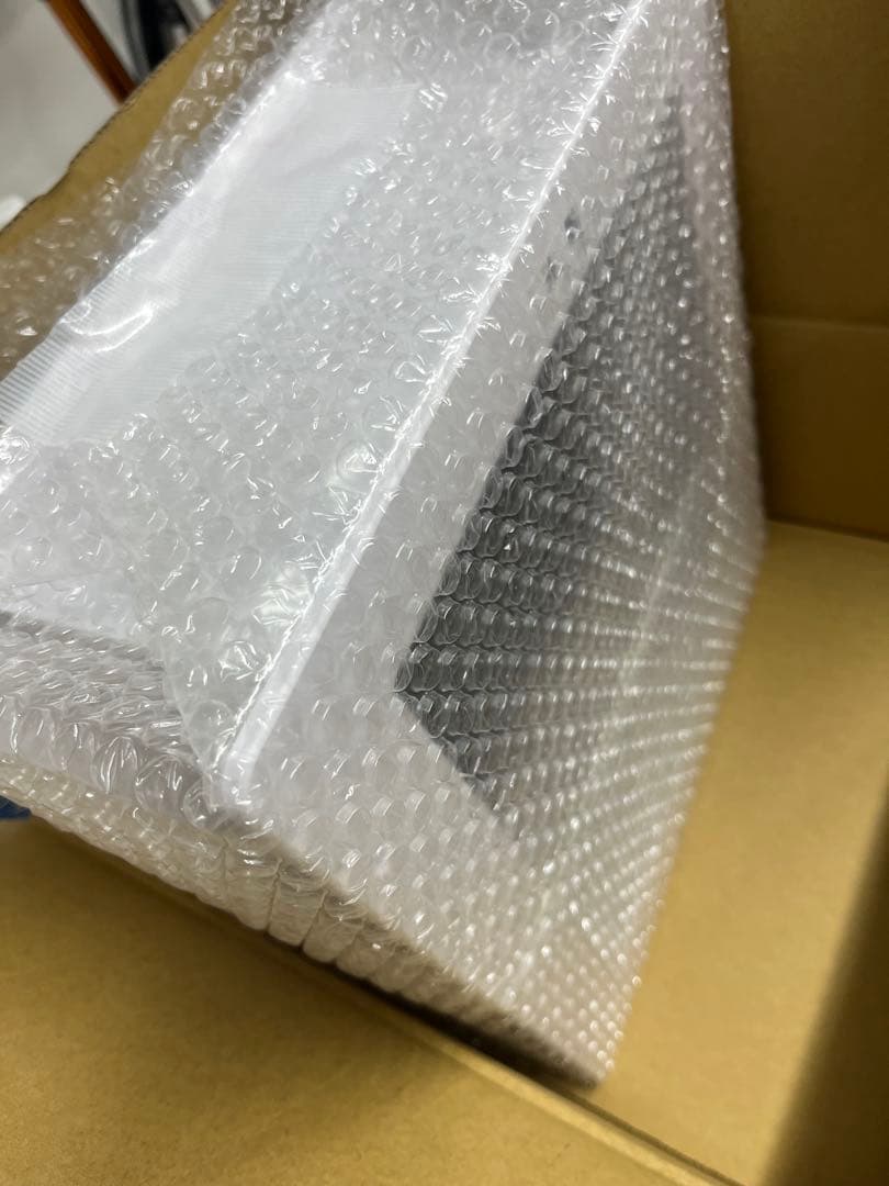 ペットドア　アカシヤ　外壁取り付け用　普通サイズ猫　白　定価29,800円