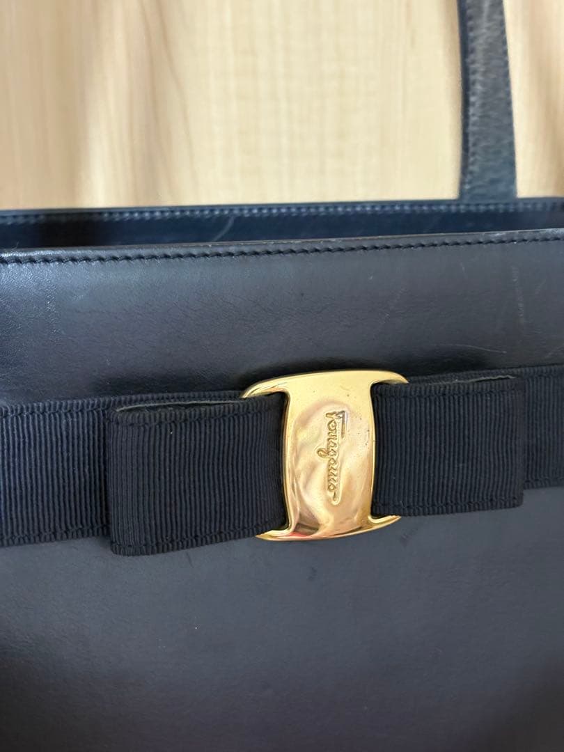 Ferragamo フェラガモ トートバッグ リボン ヴァラ ネイビー