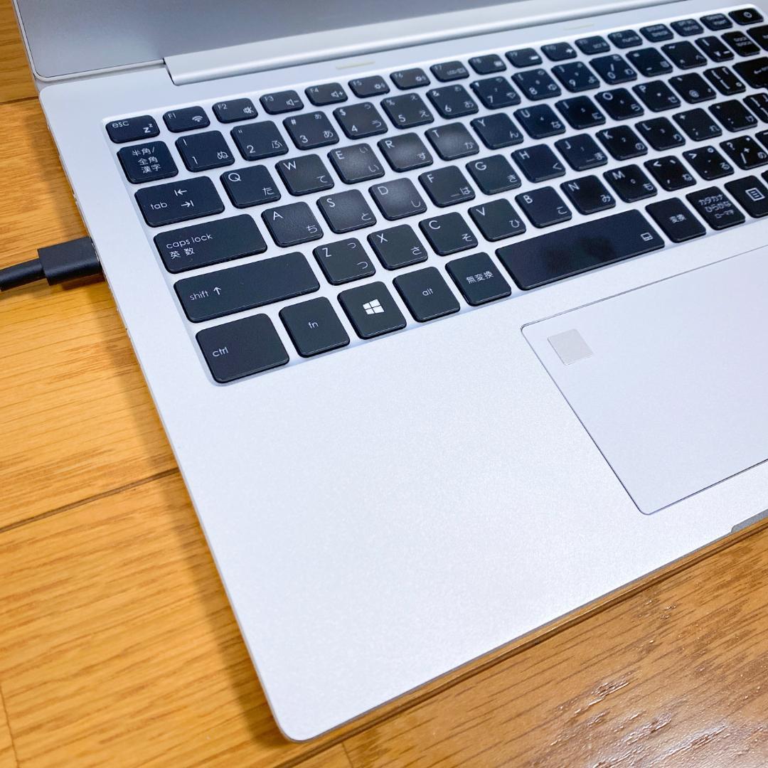 8世代i5 SSD256 メモリ8 すぐ使える薄型軽量ノートパソコン キーライト