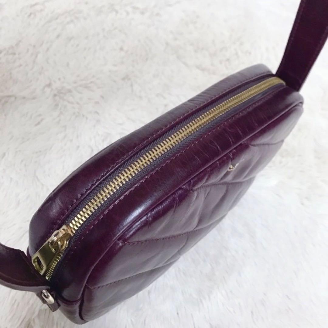 希少 A.P.C. レザー ロゴ キルト ライン ショルダーバッグ クロスボディ