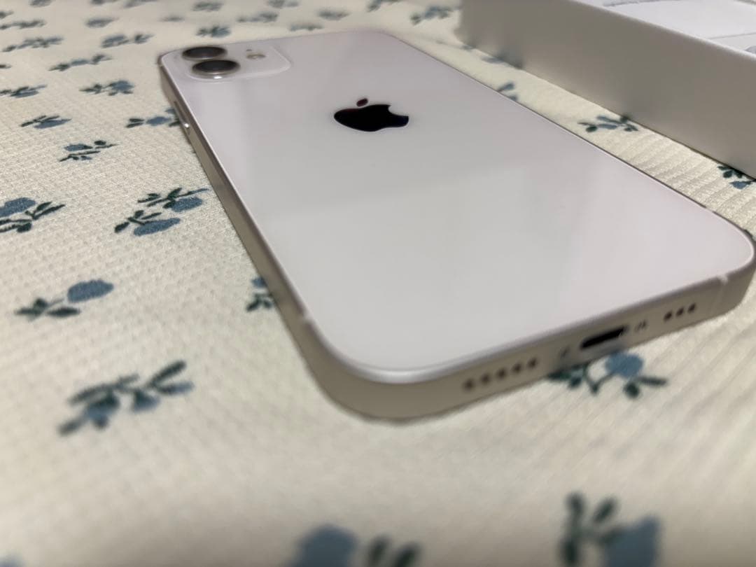 【極美品】iPhone12 128GB 白 SIMフリー 純正バッテリー100%