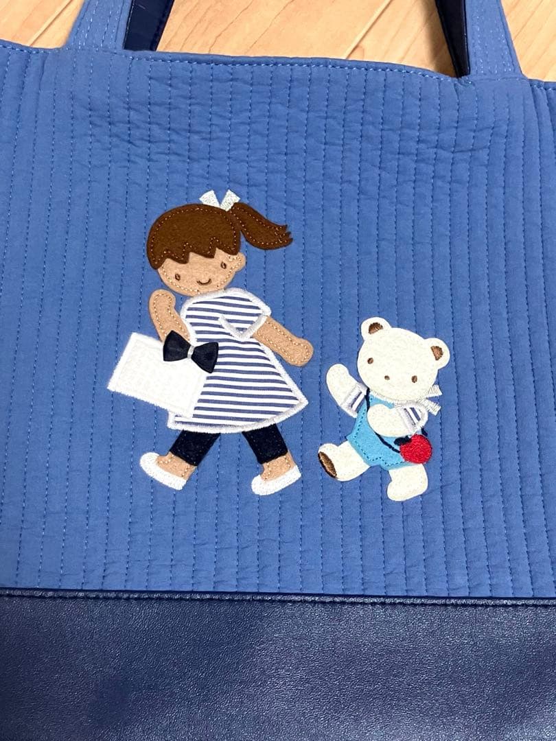 美品数回使用　familiar ピオヌンナルコラボバッグ ヌビ ブルーファミリア